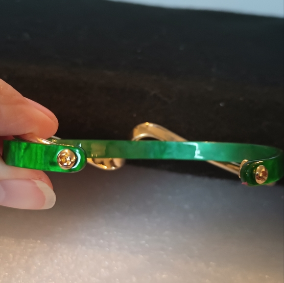 18k. Gold Plated Bangle - Picture 7 of 9